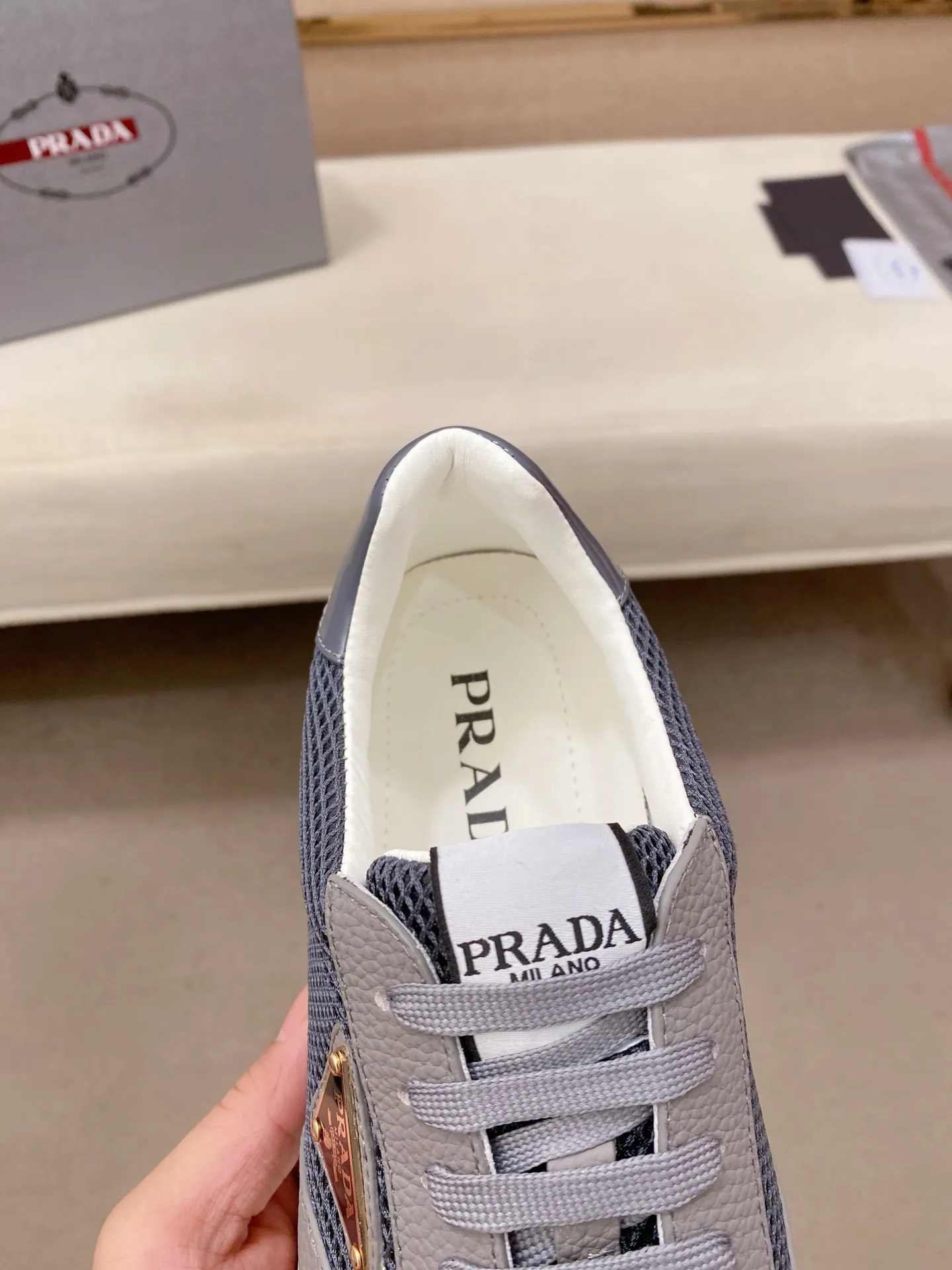 Men's shoes 💰 580💰 ✔️✔️✔️High version High-quality new PRADA (Prada) counters are launched simultaneously, new men's shoes, 😘fabrics are selected from first-layer cowhide fabrics. Lining: Imported cowhide leather lining. 👍🏿High-end☄️Open-molded non-slip rubber outsole, exquisite lines, simple and elegant, comfortable and high-end for leisure travel. Code number: 38 to 45